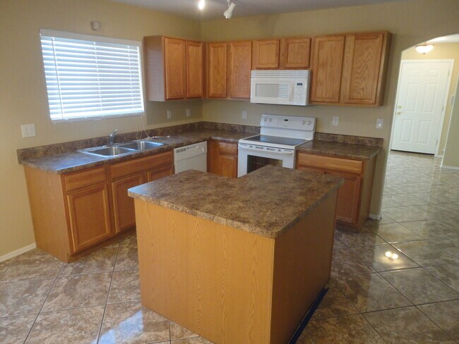 Building Photo - 684 W Echo Mesa Dr