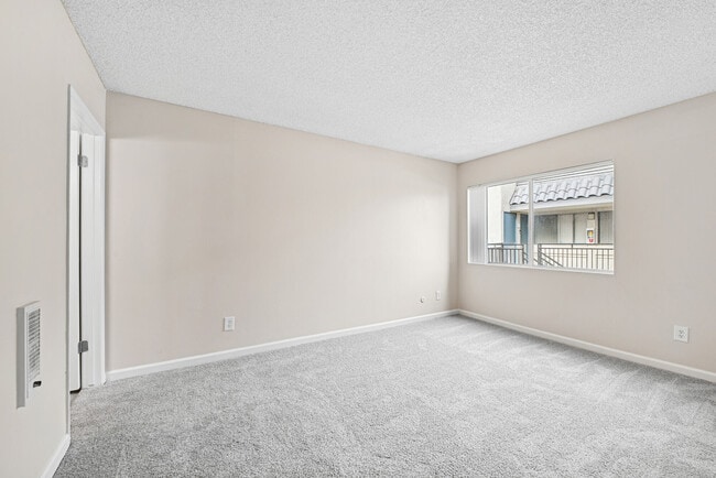 Building Photo - South Coast Racquet Club