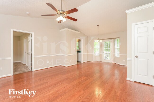 Building Photo - 514 3 Oaks Dr