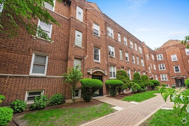Building Photo - 656 W Oakdale Ave