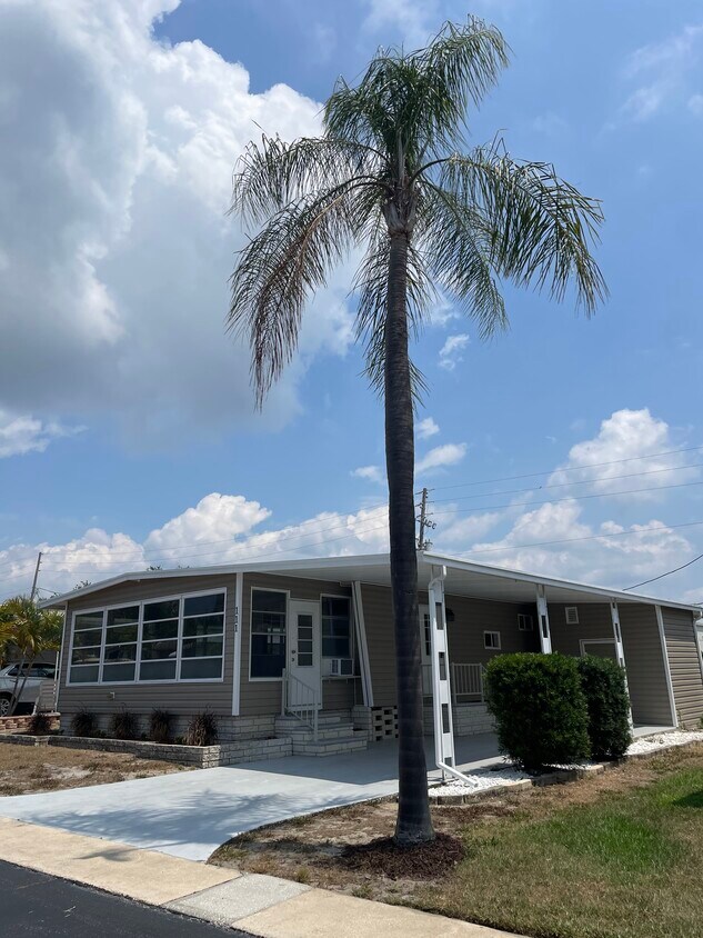 39248 US19, Tarpon Springs, FL 34689 House for Rent in Tarpon