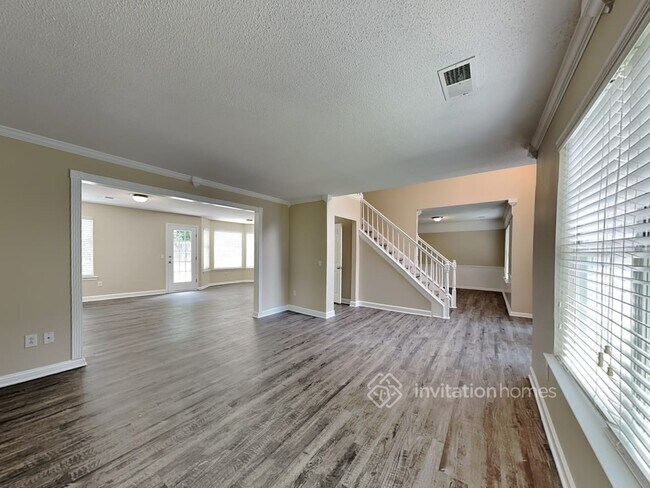 Building Photo - 5124 Eastbrook Rd