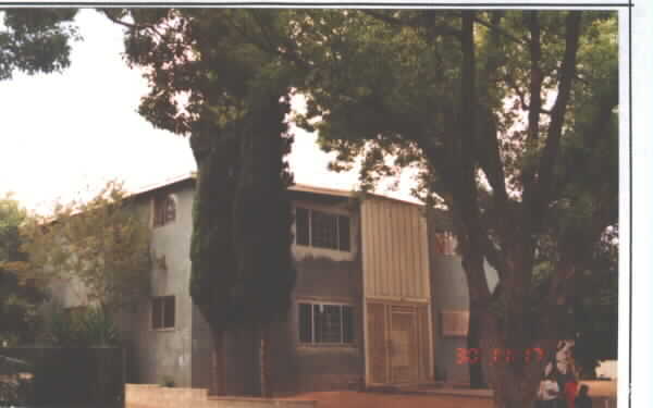 Building Photo - 885 N Summit Ave