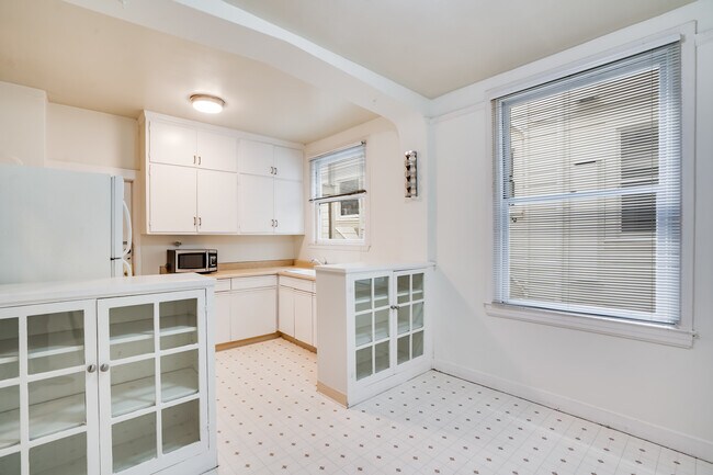 Building Photo - 1556 Filbert St