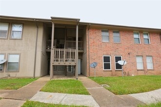 Building Photo - 418 Garland Dr