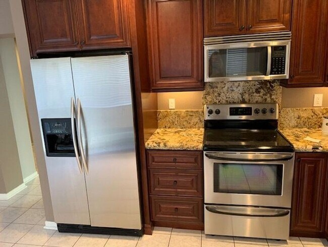 Building Photo - Bent Creek San Ramon 5 BD, 3 BA 2 car atta...