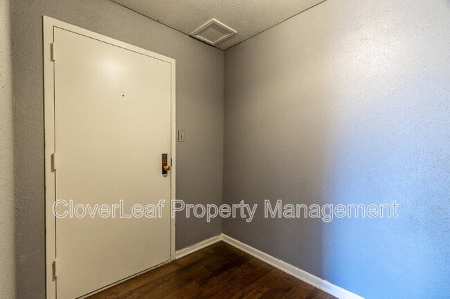 Building Photo - 7701 Wurzbach Rd