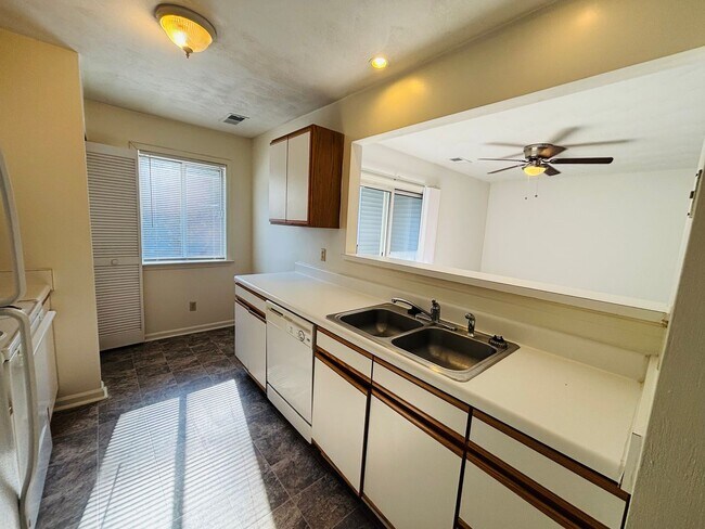 Foto del edificio - 402 Berryfield Ln