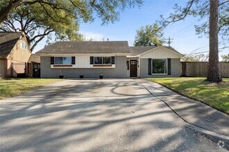 Building Photo - 9655 Meadowland Dr