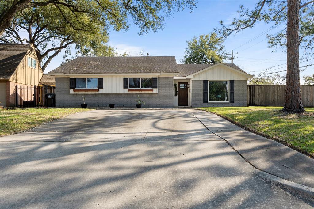 Foto principal - 9655 Meadowland Dr