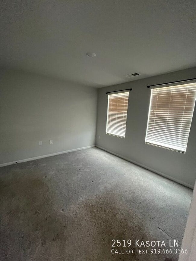 Building Photo - 2519 Kasota Ln