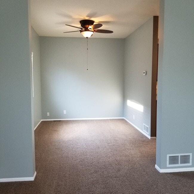 Building Photo - 4 Bedroom Millard Home!