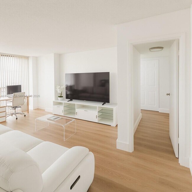 Foto del edificio - 17021 N Bay Rd