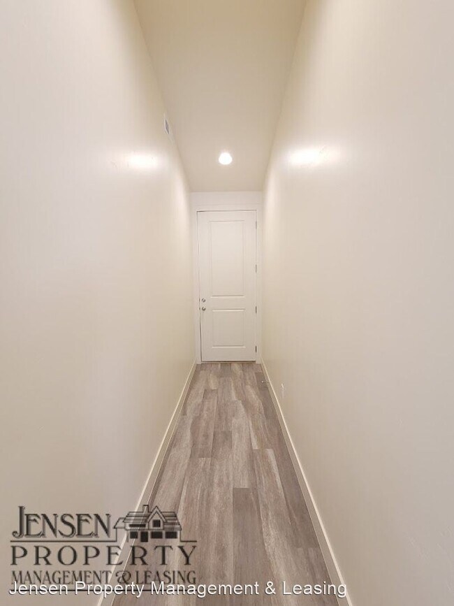 Foto del edificio - 3 br, 2 bath House - 1516 West 460 North