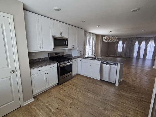 Foto del edificio - 2480 Bella Dr