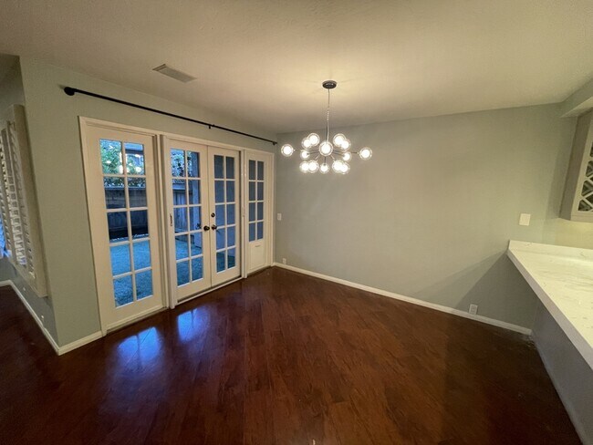Foto del edificio - 6036 Cirrus St