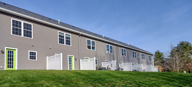 Back Building #1-8 - 117 Old Pine Hill Rd