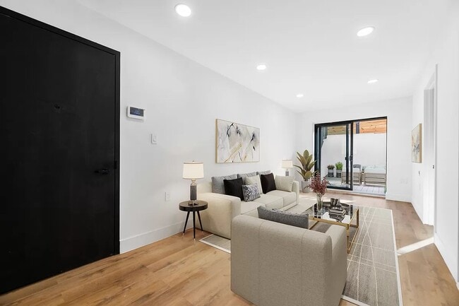 Foto del edificio - 25-11 34th St