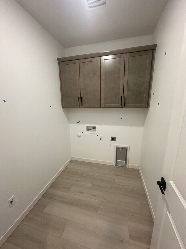 Foto del edificio - Brand New 4 Bed 2 Bath Home!