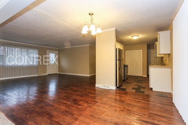 Foto del edificio - 4600 E 42nd St