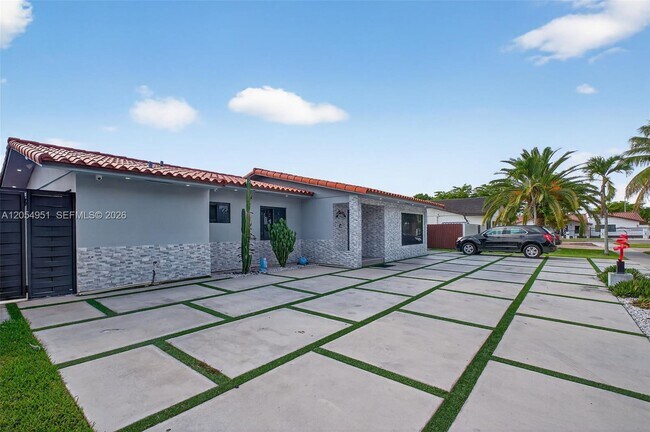 Foto del edificio - Southwest 127th Avenue, Miami, FL 33175 - 3 BR 2.5 BA single-family home