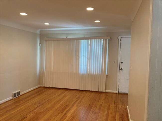 Foto del edificio - 81 East Cornell Avenue, Pontiac, MI 48340 ...