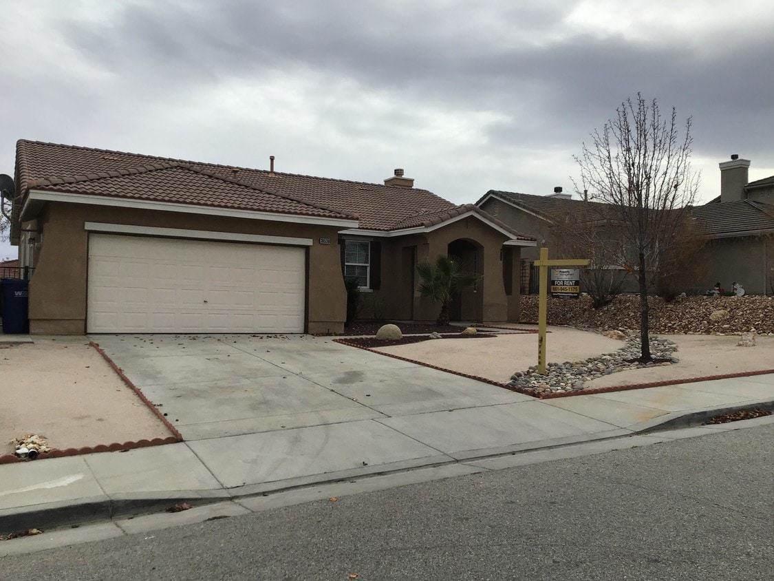 Primary Photo - 36536 Calico Way