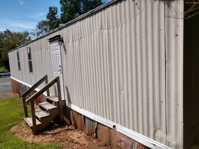 Photo - 7960 Reynolda Rd House