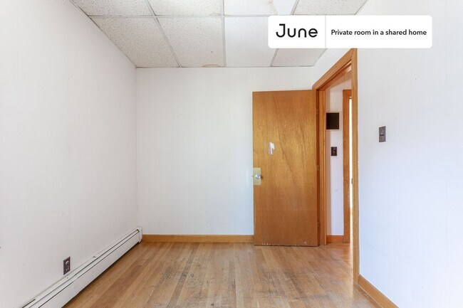 Foto del edificio - Room in Shared 5 bed/1 bath home
