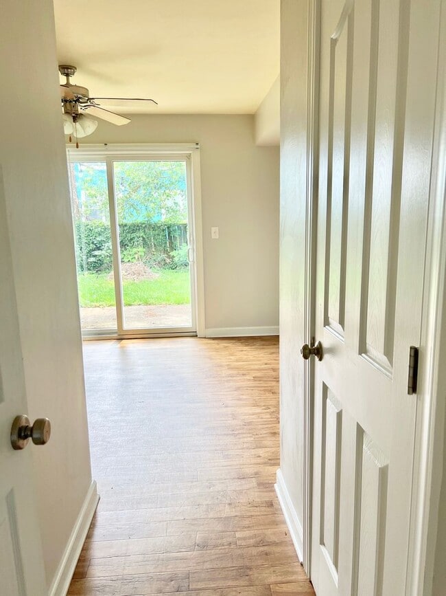 Building Photo - 3BD/3.5BA Condo w/ Garage in Chicks Beach!...