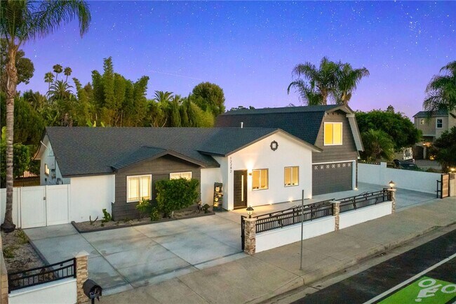Foto del edificio - 12282 Newport Ave