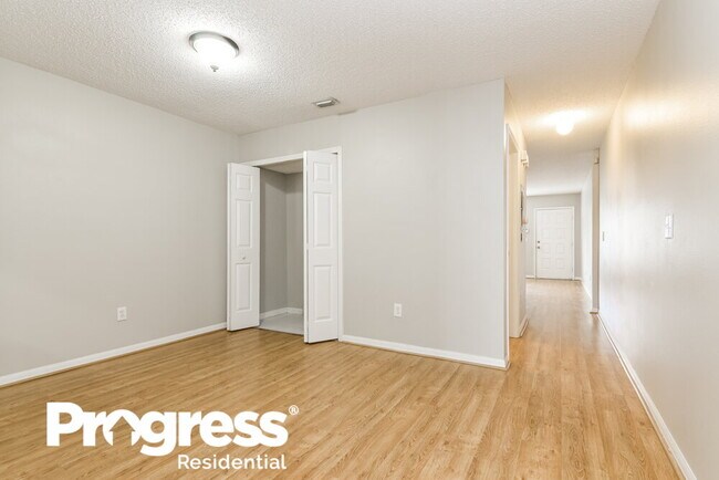 Foto del edificio - 2245 Fluorshire Dr