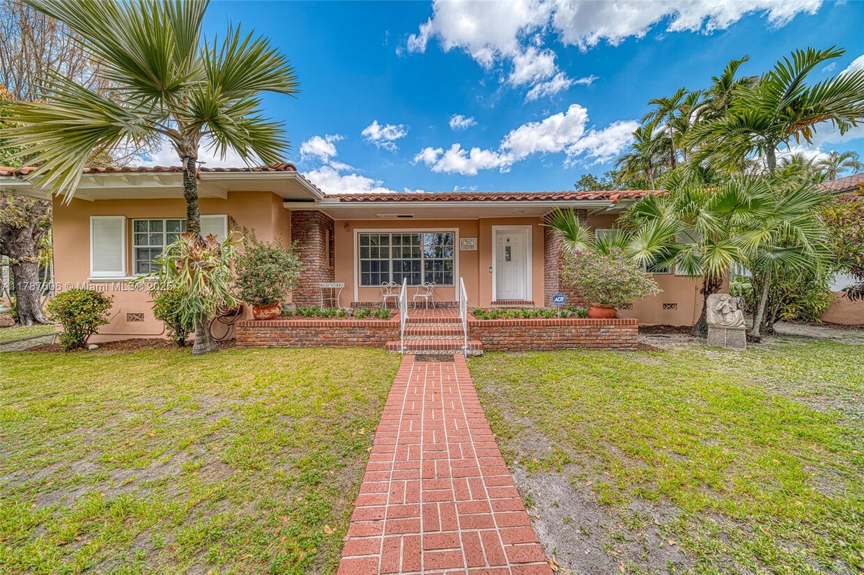 Primary Photo - 645 Altara Ave