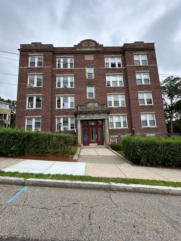 Foto principal - 31 Dennison Ave