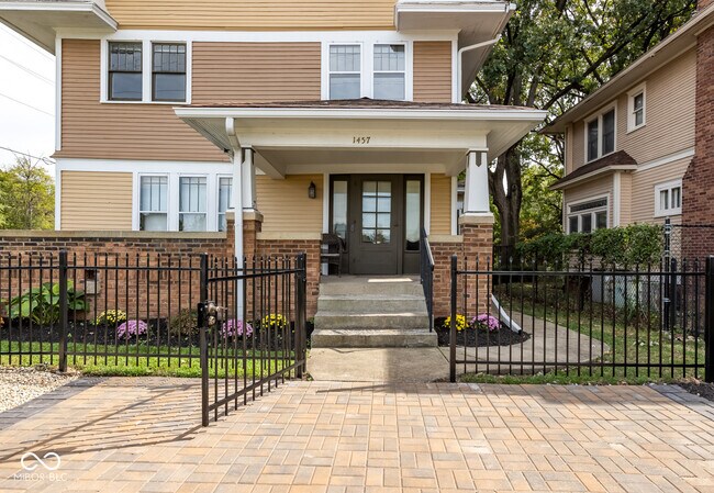 Foto del edificio - 1457 Fairfield Ave