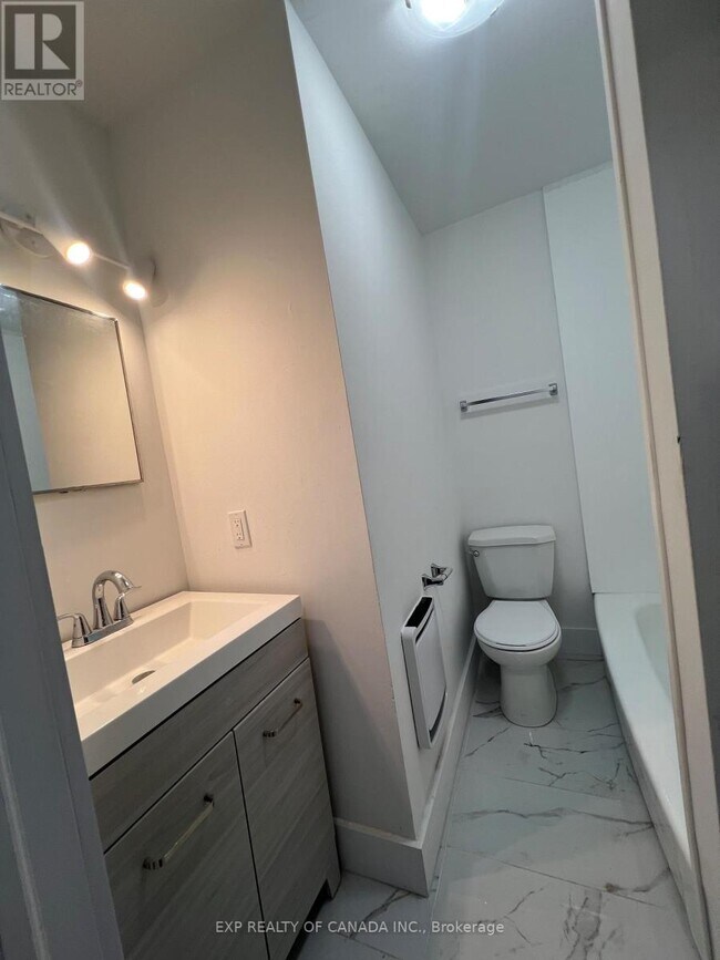 Photo du bâtiment - 85 Father Costello Dr