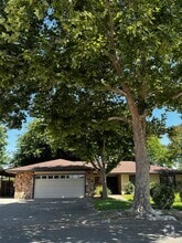 Building Photo - 356 Rivella Vista Dr