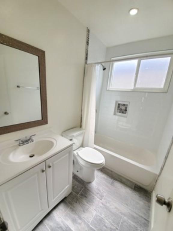 Building Photo - 2 bedroom in West Hollywood CA 90046