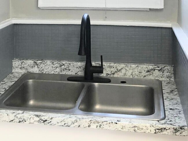 Kitchen - 108 Pharis St