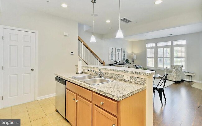 Building Photo - 41877 Inspiration Terrace