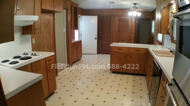 Building Photo - 7217 Apache Rd