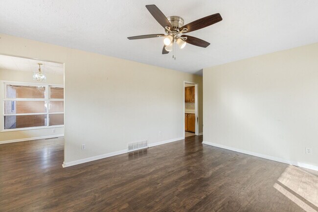 Foto del edificio - 2204 Cooper Ave