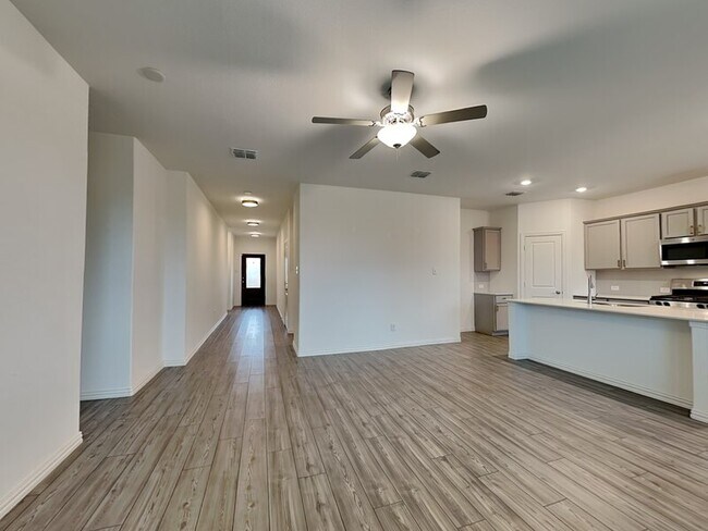 Foto del edificio - 7209 Dandelion Rd