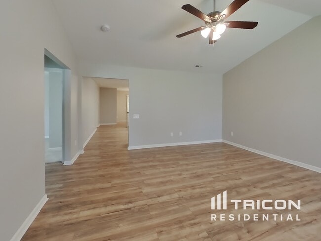Building Photo - 2431 Fairstone Avenue Charlotte NC