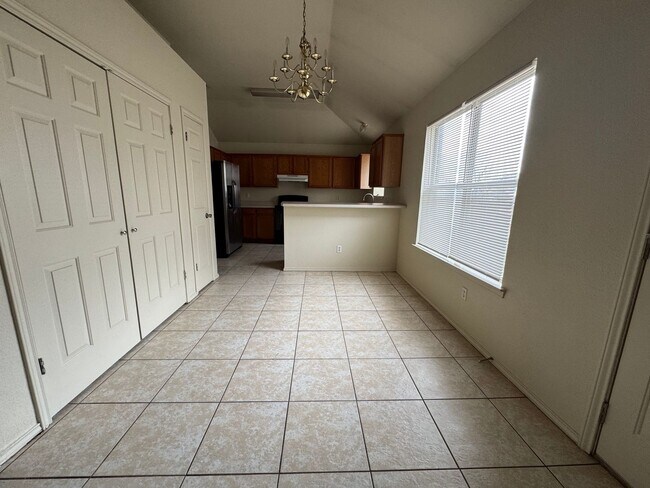 Foto del edificio - 110 James Loop