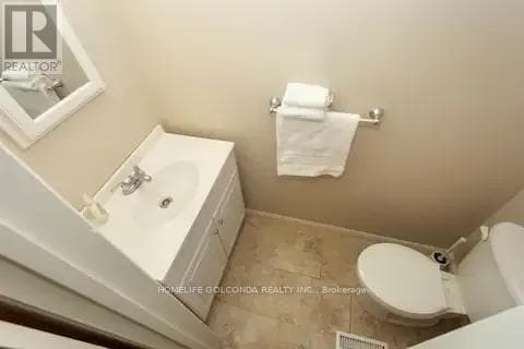 Building Photo - 40 Ravencliff Crescent