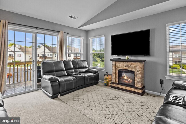Building Photo - 112 Horseshoe Dr