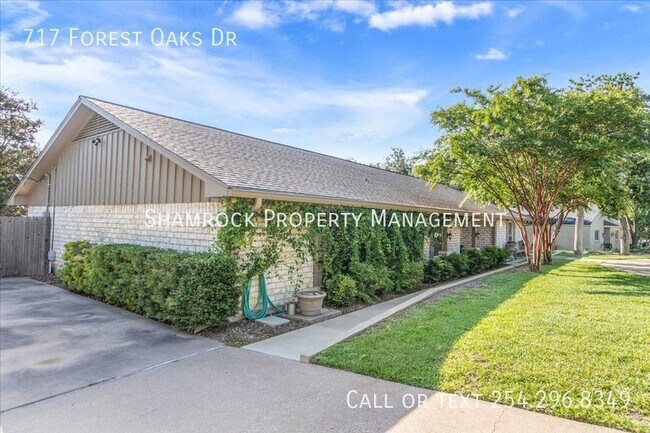 Foto del edificio - Lovely Woodway Home