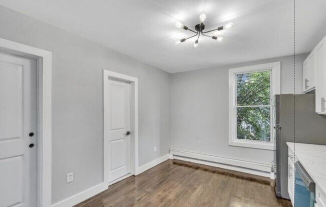 Building Photo - 119 Littleton Ave