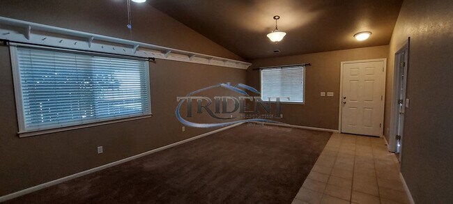 Foto del edificio - 4 bedroom, 2 bath house with open floor plan